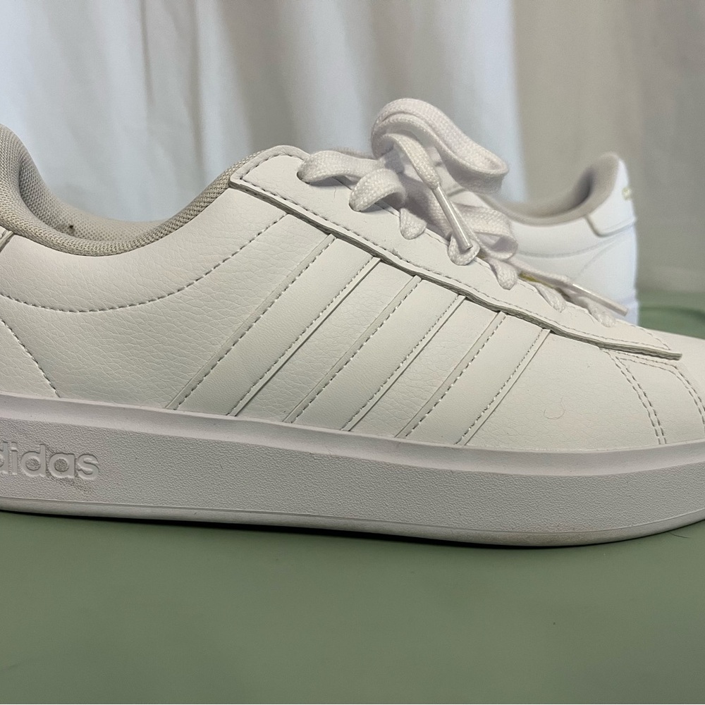 Adidas women’s size 8 white on white Grand Court Cloudfoam Comfort pre-loved. - Picture 6 of 13